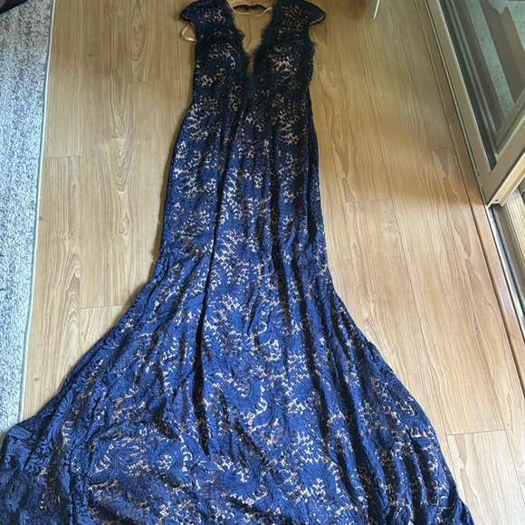 JOVANI LACE DRESS
